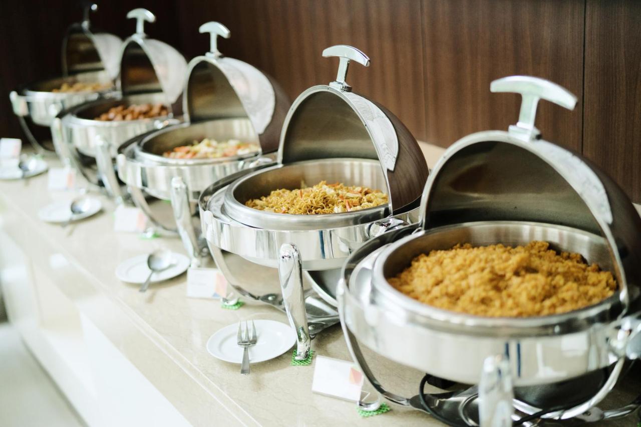 Amaris Hotel Thamrin City Джакарта Екстериор снимка