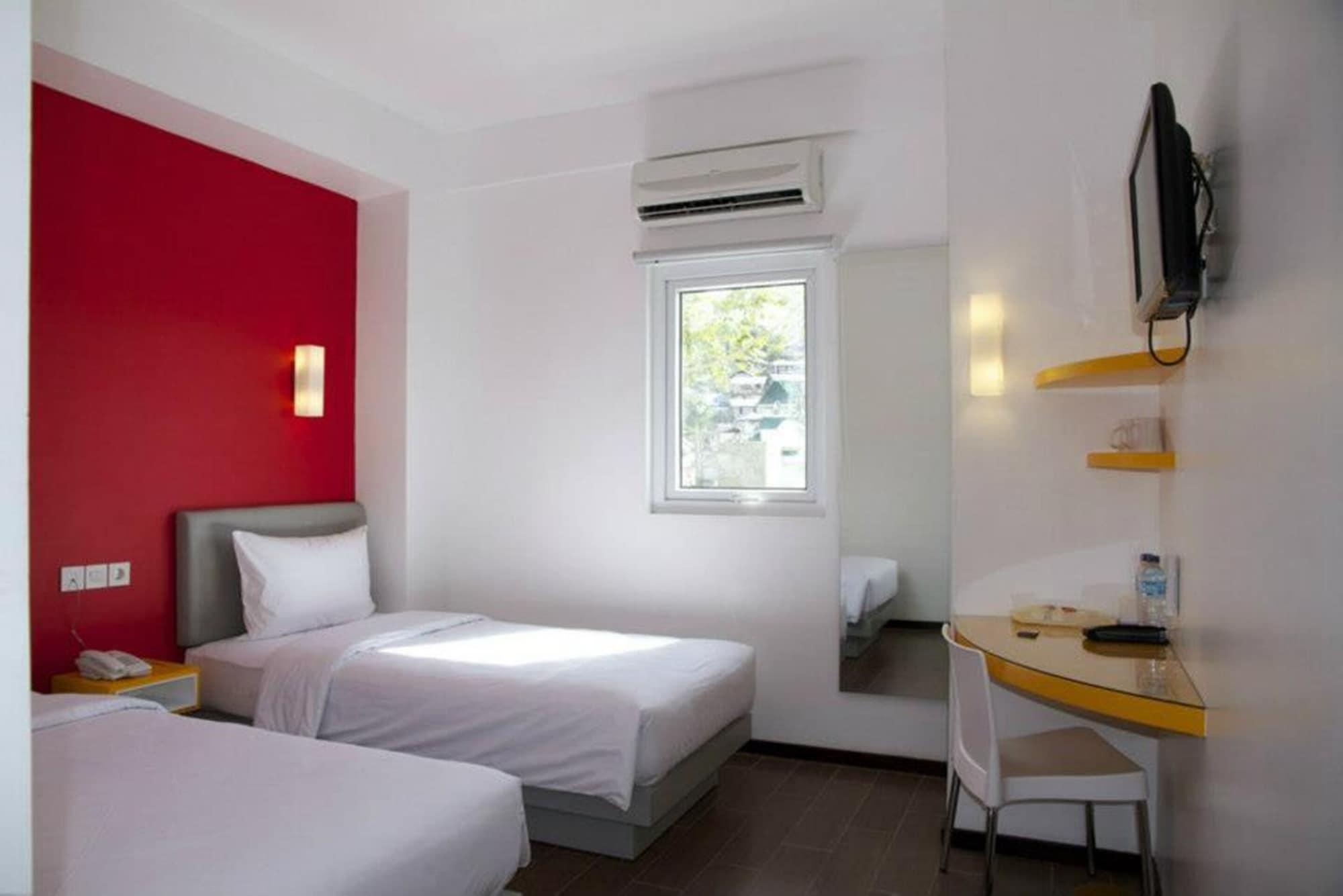 Amaris Hotel Thamrin City Джакарта Екстериор снимка