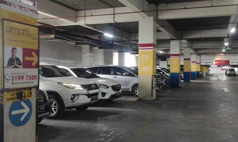 Amaris Hotel Thamrin City Джакарта Екстериор снимка
