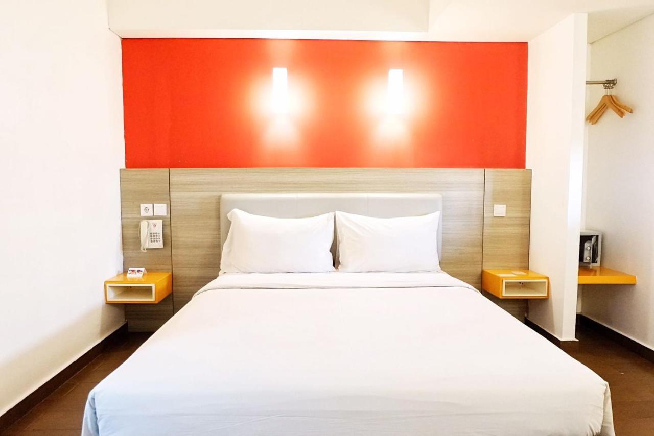 Amaris Hotel Thamrin City Джакарта Екстериор снимка