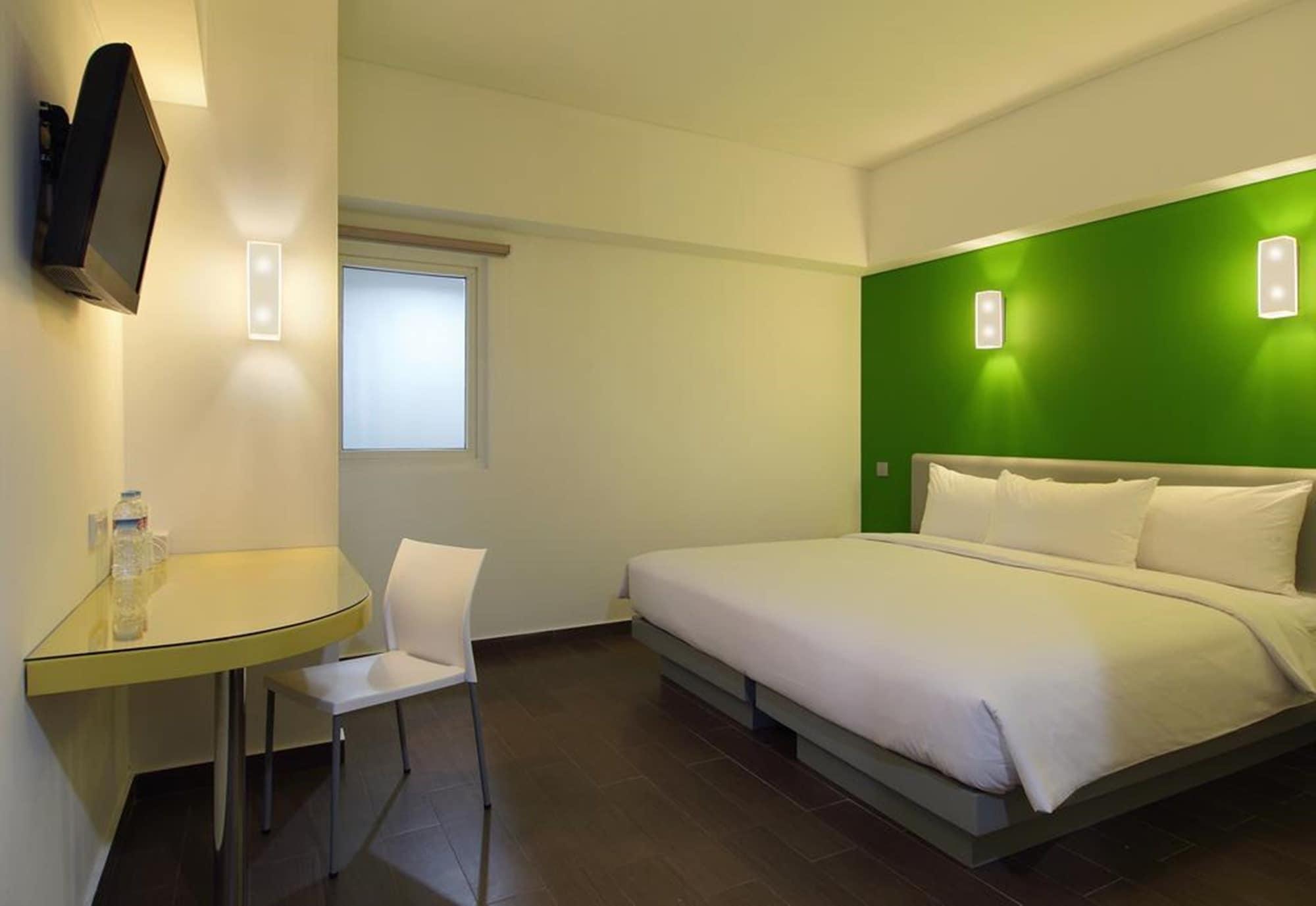 Amaris Hotel Thamrin City Джакарта Екстериор снимка
