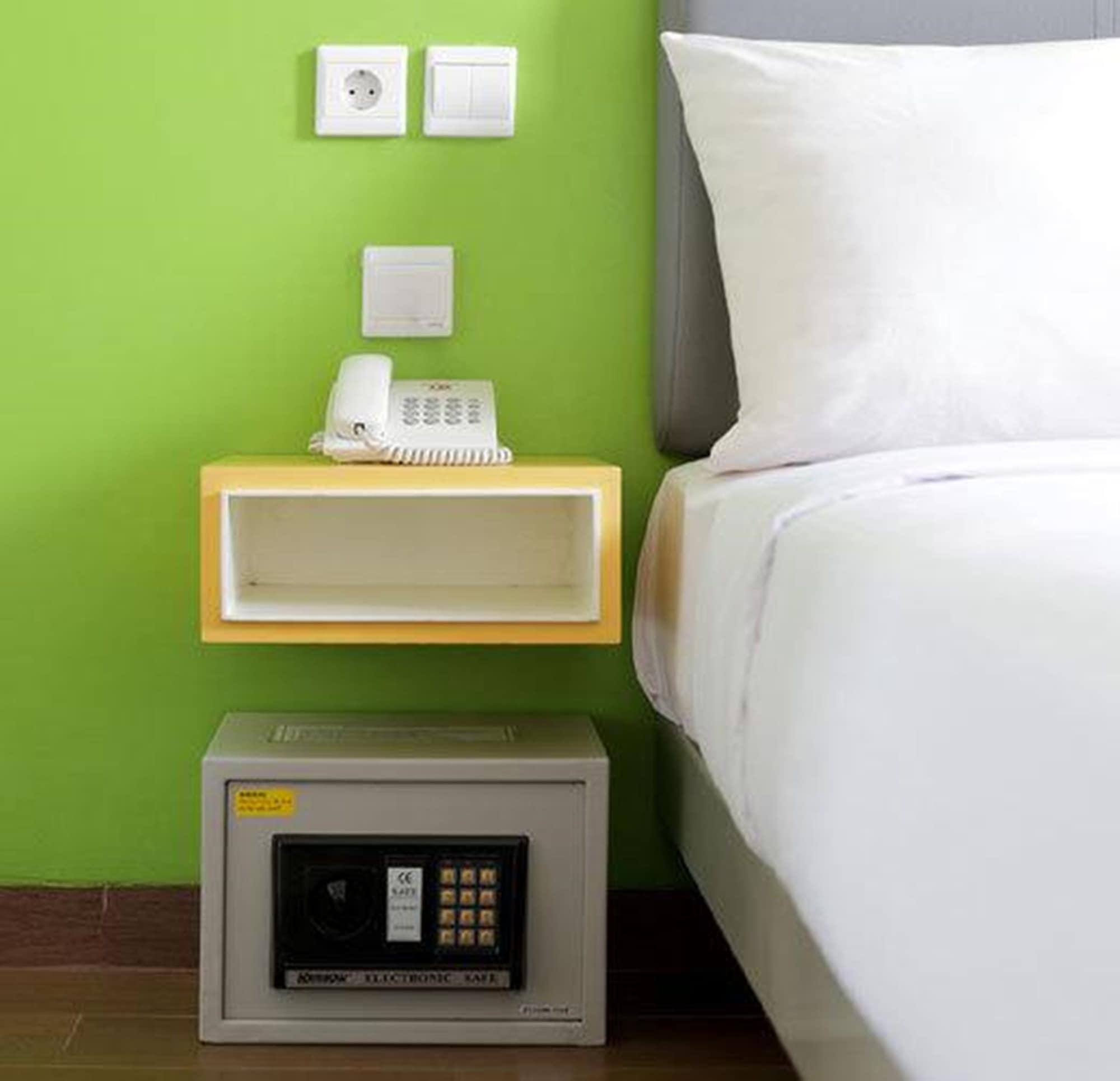 Amaris Hotel Thamrin City Джакарта Екстериор снимка
