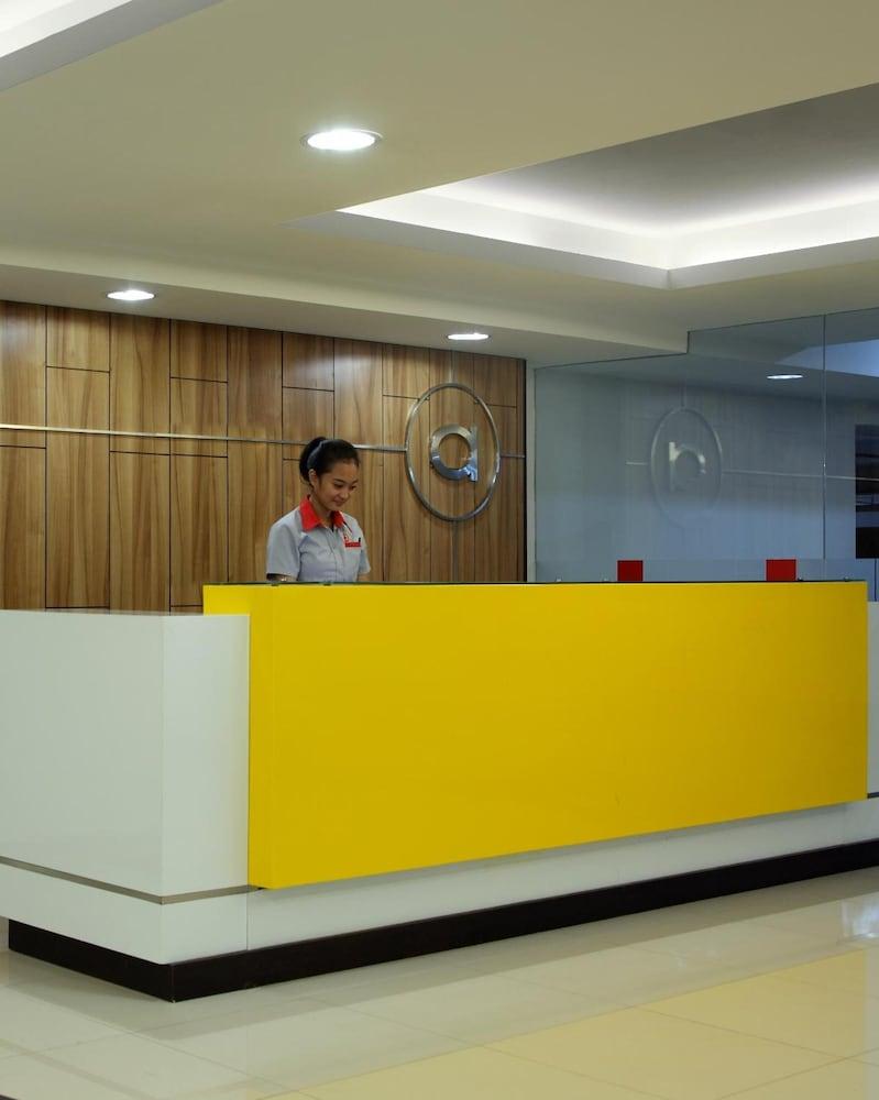 Amaris Hotel Thamrin City Джакарта Екстериор снимка