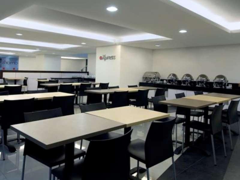 Amaris Hotel Thamrin City Джакарта Екстериор снимка