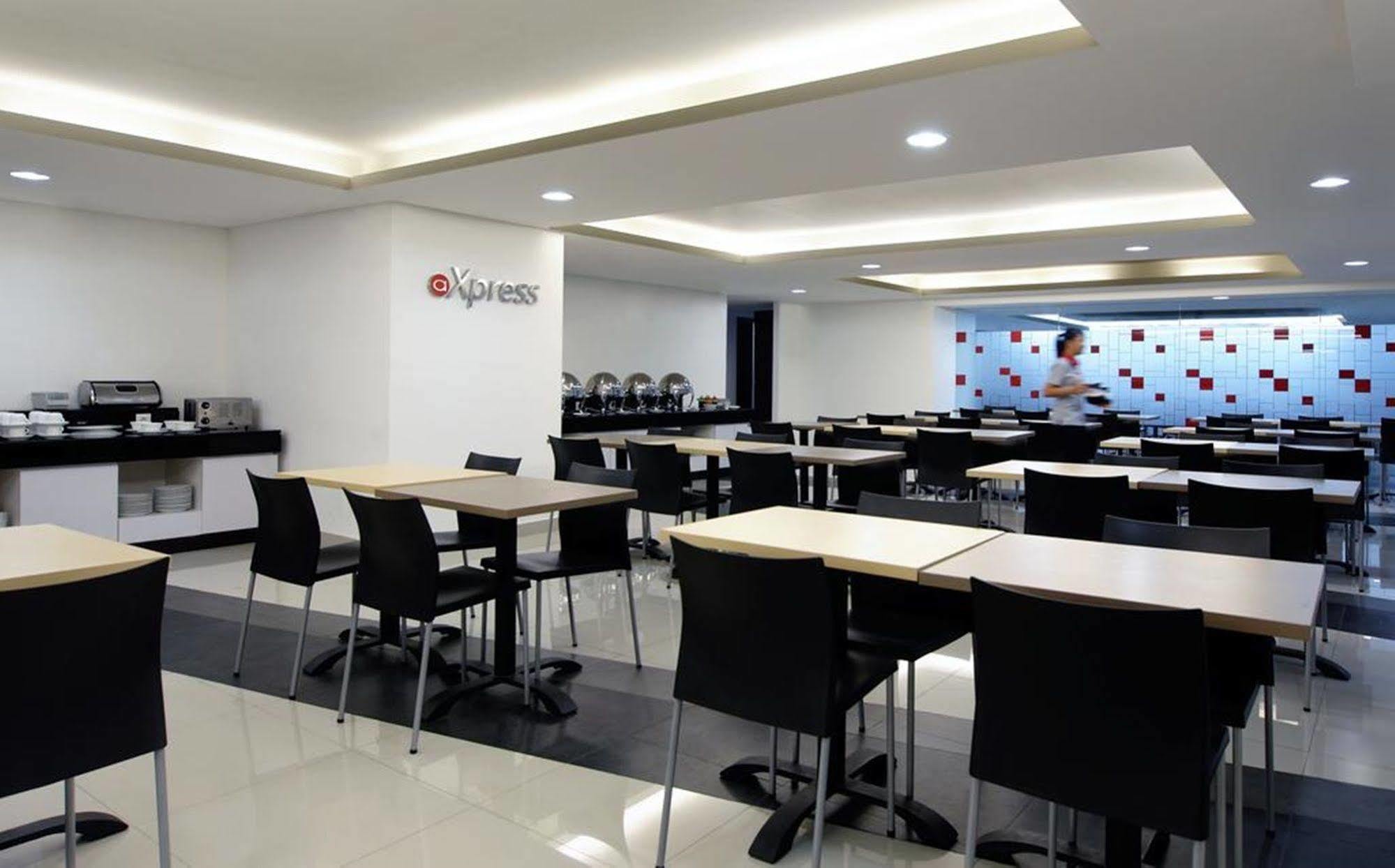 Amaris Hotel Thamrin City Джакарта Екстериор снимка