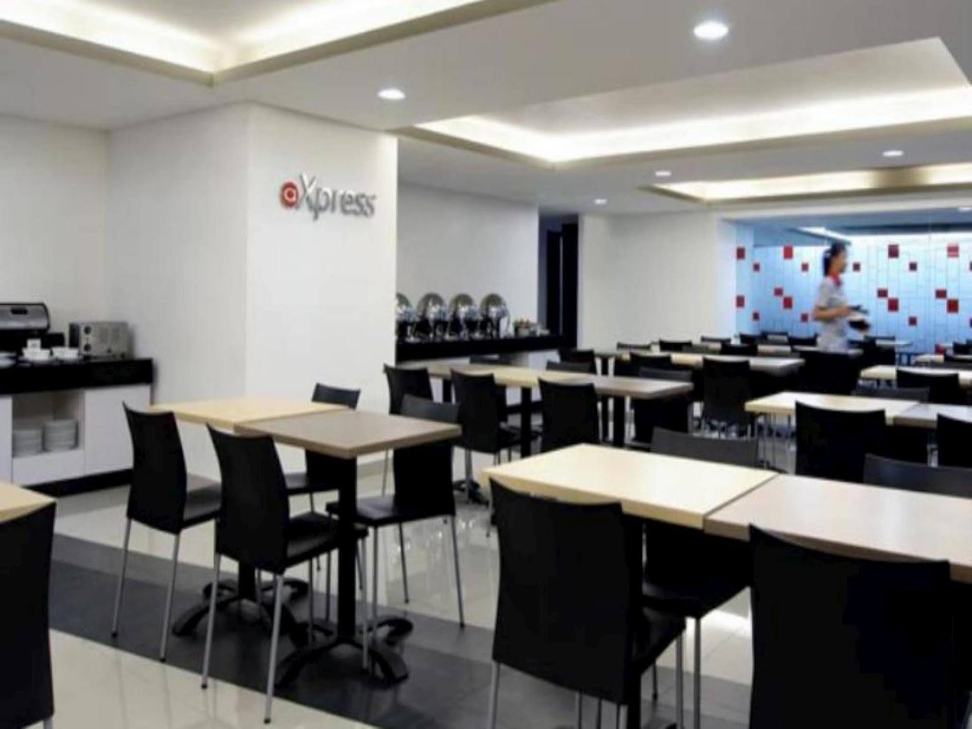 Amaris Hotel Thamrin City Джакарта Екстериор снимка